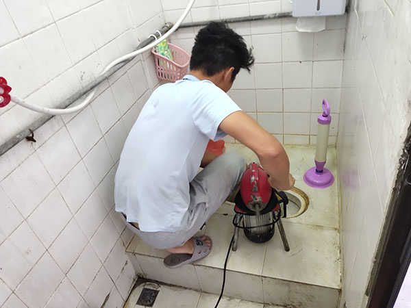 周宁肥皂掉到马桶里把马桶堵住了怎么办？马桶堵住了怎么办
