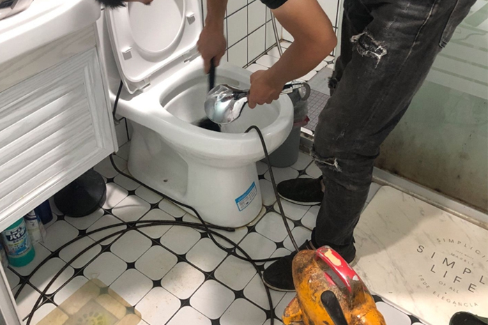 周宁马桶堵塞自己疏通还是找师傅？专业上门服务让你省时更省心